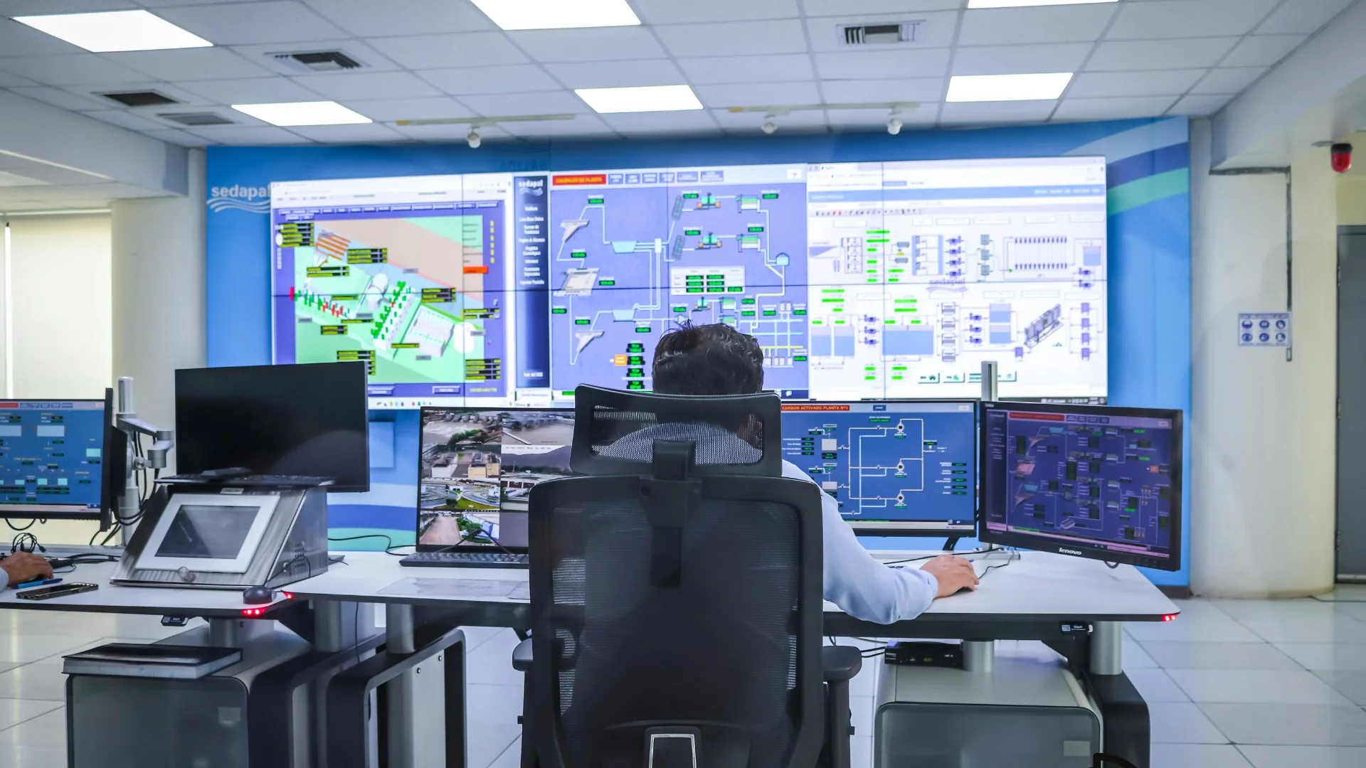 Analisi dati avanzata con report automatici e alert intelligenti