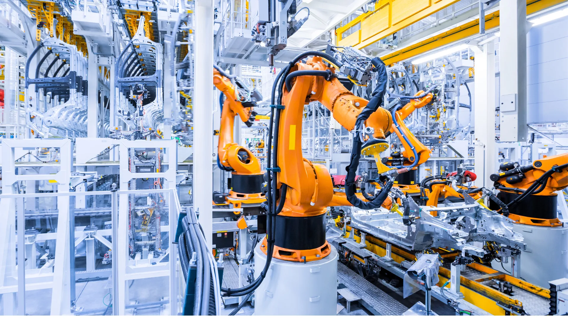 Dashboard con KPI aziendali aggiornati in tempo reale su schermo